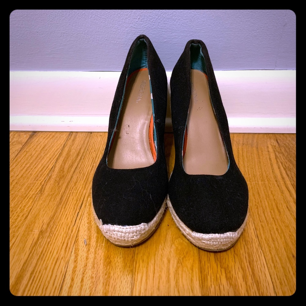Comfortable wedge heels